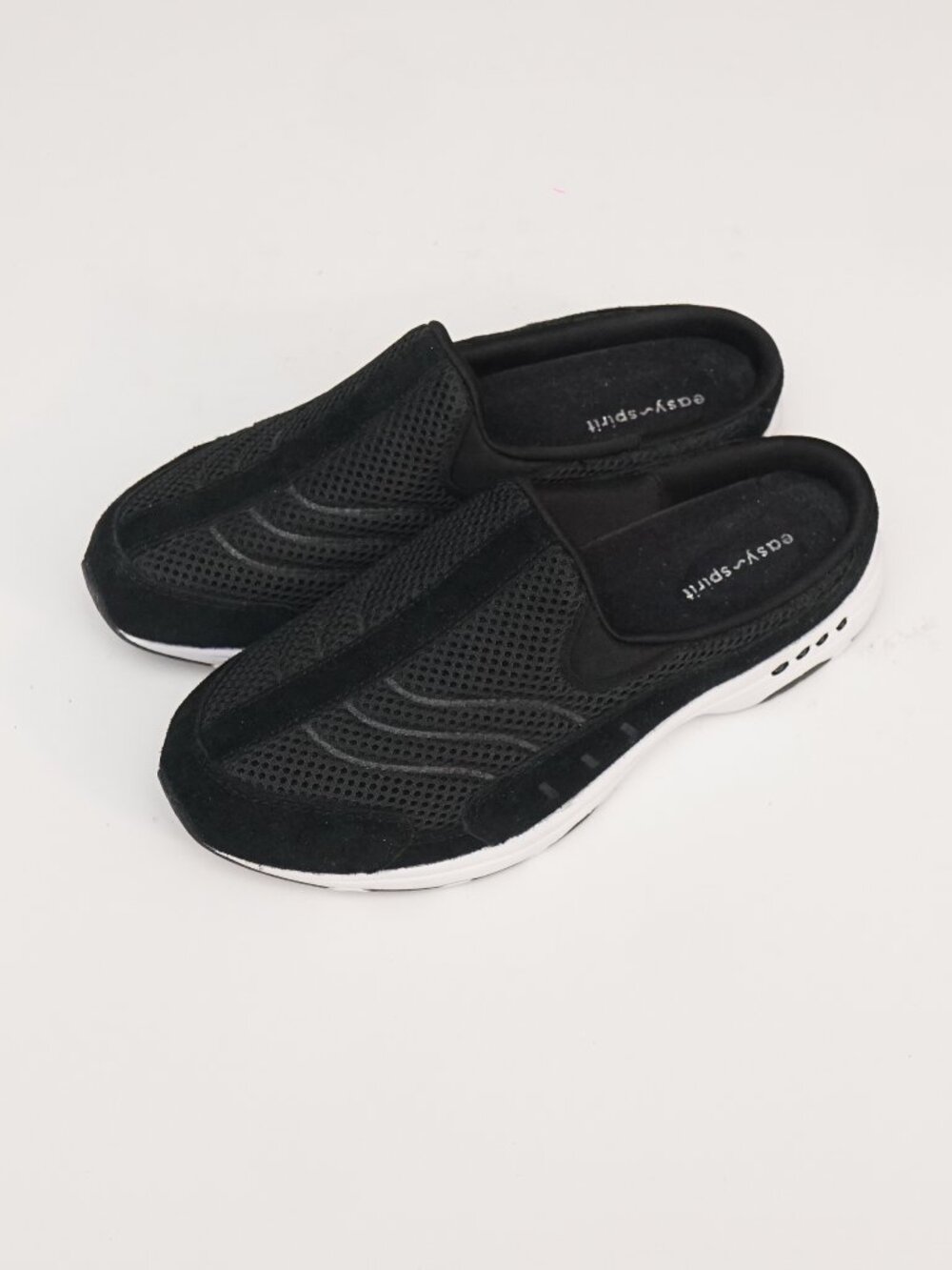 Easy Spirit Women's Black slip-on Mule Walking Sneakers, size 7.5